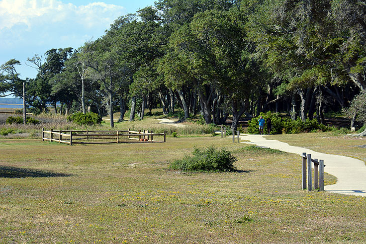 Fort Fisher walking path