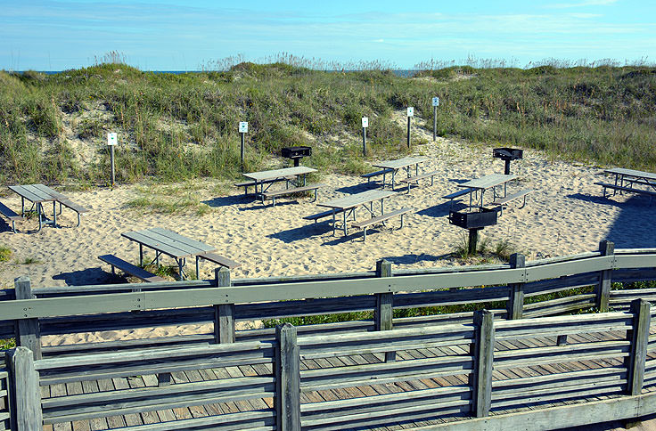 Picnic area at Fort Fisher State Recreation Area