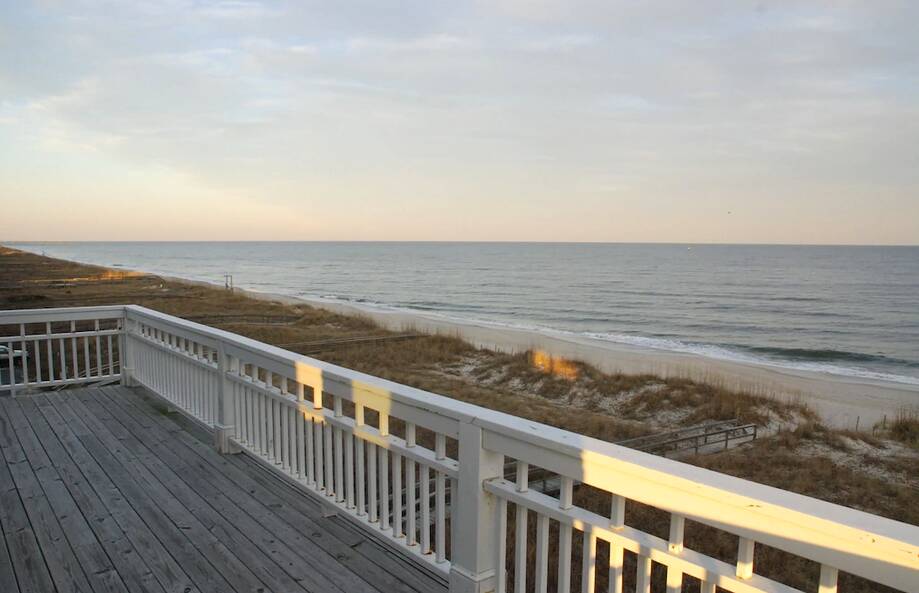Spectacular 6/4 Beachfront and Luxurious...
