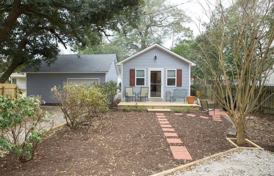 Pineapple Inn... Vacation rental home in Wilmington, NC