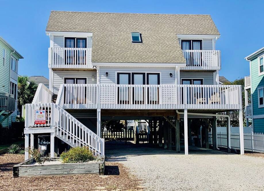 Ah' Frigate Vacation rental home in Holden Beach, NC settings