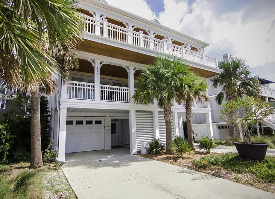Oceanside Haven!!  Updated Duplex with O...
