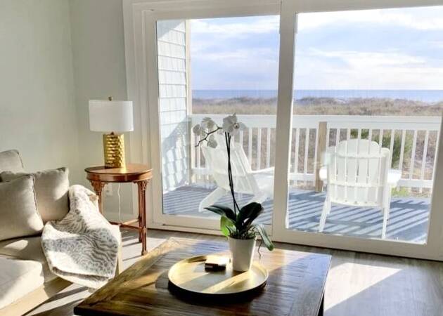 Driftwood Cottage - Beautiful Oceanfront...