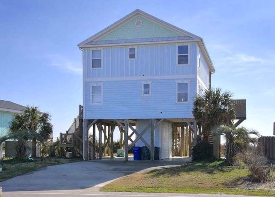 Oceanfront spacious home for large group...