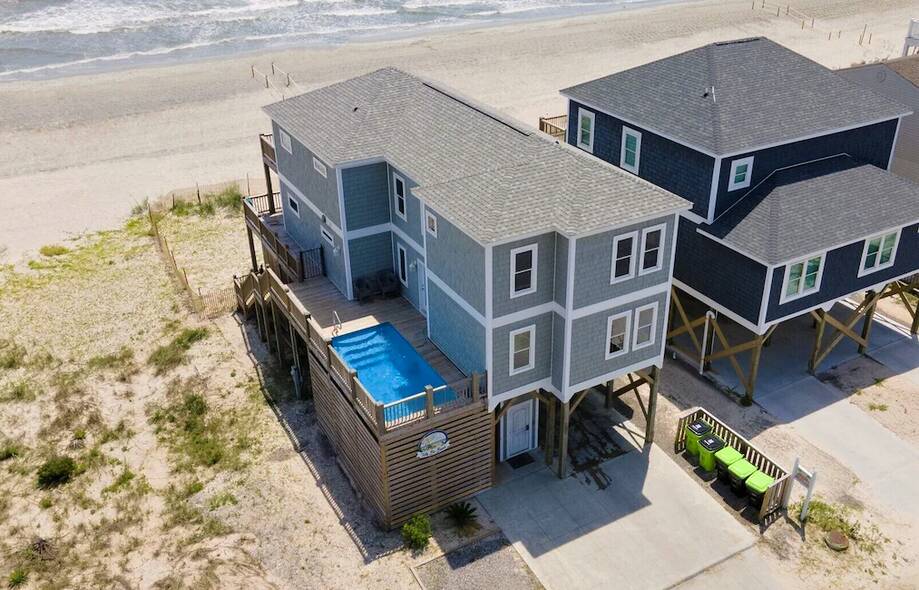 6BR/5BA Home- Nearly New, Oceanfront, Po...